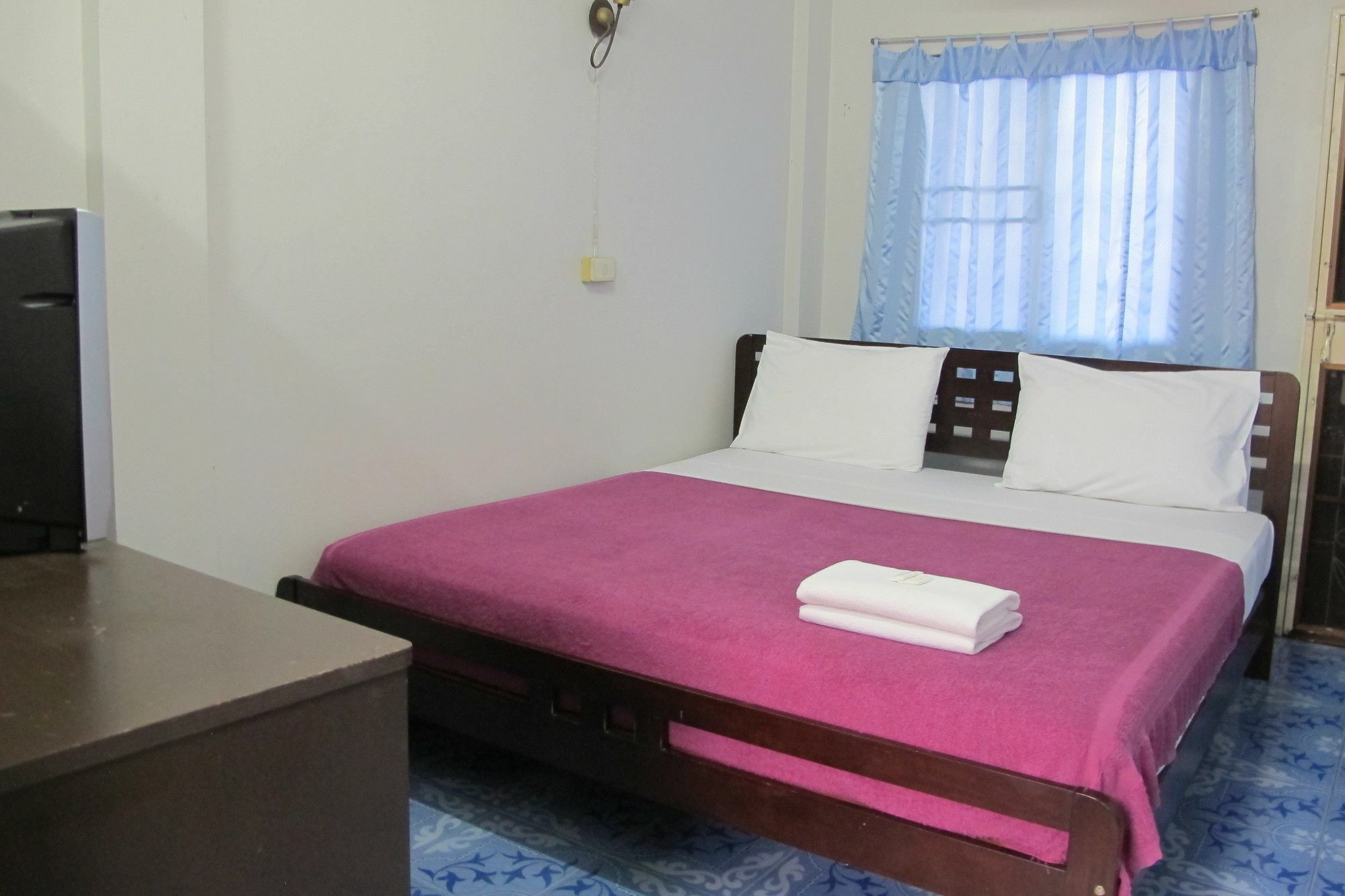Samchai Hotel Si Racha Exterior foto